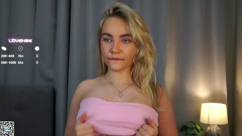 Snapshot of lipswithsmileonthem chatting on January 2025 01:10:02 AM Amelia online show from January 2025 01:10:02 AM