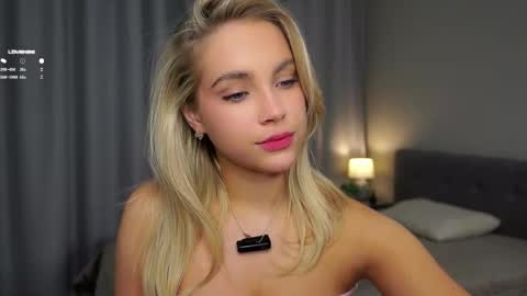 Snapshot of lipswithsmileonthem chatting on February 2025 01:09:02 AM Amelia online show from February 2025 01:09:02 AM