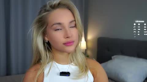 Snapshot of lipswithsmileonthem chatting on March 2025 12:04:01 AM Amelia online show from March 2025 12:04:01 AM