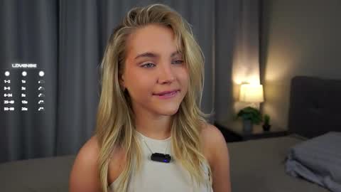 Snapshot of lipswithsmileonthem chatting on March 2025 12:18:01 AM Amelia online show from March 2025 12:18:01 AM