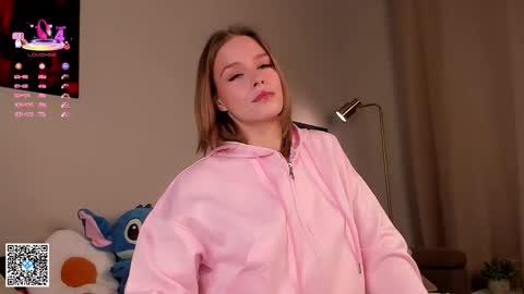 Lina online show from October 2025 01:13:01 AM