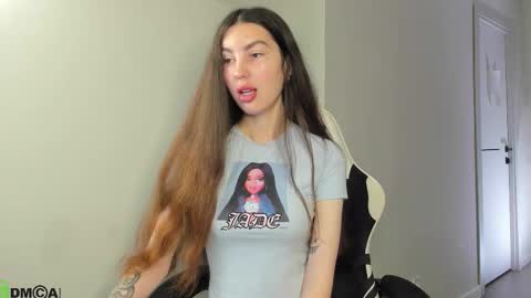 Lira revery online show from December 2025 02:27:01 AM