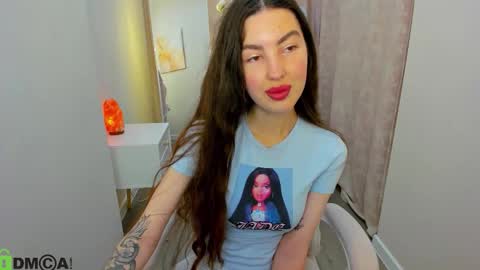 Lira revery online show from December 2025 12:19:01 AM