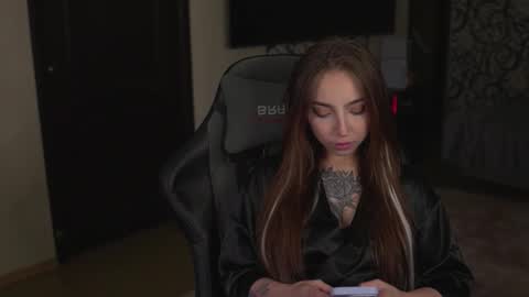 Lisa online show from November 2025 11:21:01 AM