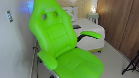 Lisa  online show from January 2025 12:45:02 PM