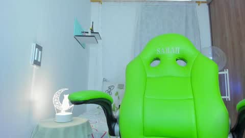 Lisa  online show from February 2025 04:47:01 PM