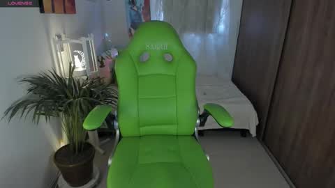 Lisa  online show from February 2026 06:42:01 PM