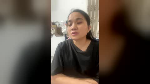 lisa_hanw online show from April 2026 03:25:01 PM