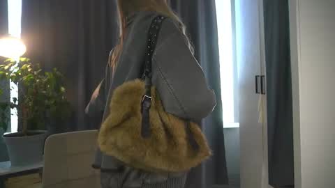 Elisabeth or Lisa online show from October 2025 08:23:01 AM