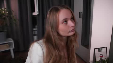 Elisabeth or Lisa online show from October 2025 07:58:02 PM