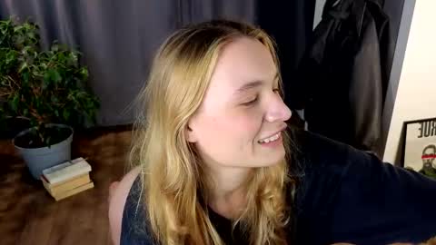 Elisabeth or Lisa online show from November 2025 07:57:02 PM