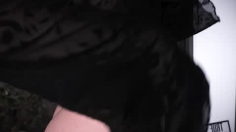 Elisabeth or Lisa online show from November 2025 08:36:02 PM