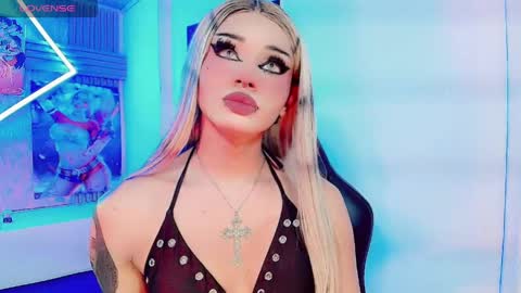 lisa_sparkleee online show from April 2026 12:37:01 AM