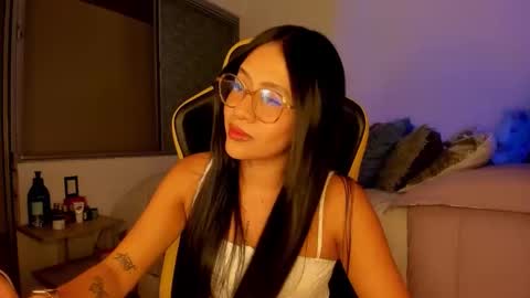 Lisa Thompson online show from November 2025 02:34:01 AM