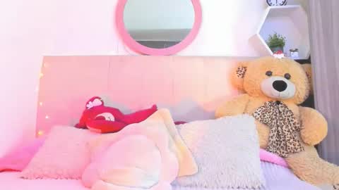 Snapshot of lisaa_a chatting on December 2025 11:21:01 PM Lisa online show from December 2025 11:21:01 PM