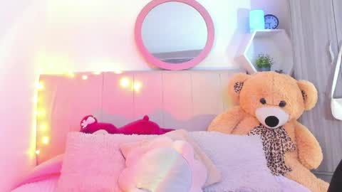 Lisa online show from April 2026 09:15:01 PM