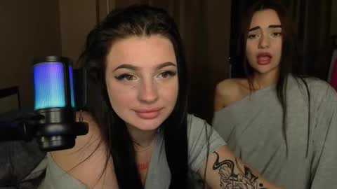 Snapshot of lisaanddenis chatting on September 2025 09:38:01 PM Lisa and Den online show from September 2025 09:38:01 PM