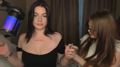 Snapshot of lisaanddenis chatting on September 2025 10:31:01 AM Lisa and Den online show from September 2025 10:31:01 AM