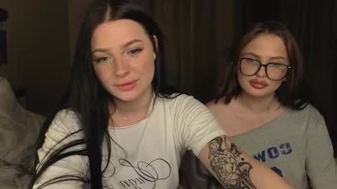 Snapshot of lisaanddenis chatting on September 2025 05:51:02 PM Lisa and Den online show from September 2025 05:51:02 PM