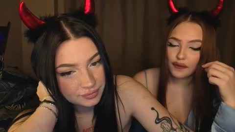 Snapshot of lisaanddenis chatting on October 2025 03:05:02 PM Lisa and Den online show from October 2025 03:05:02 PM