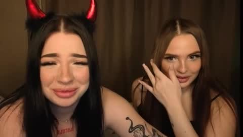 Snapshot of lisaanddenis chatting on November 2025 01:55:01 PM Lisa and Den online show from November 2025 01:55:01 PM