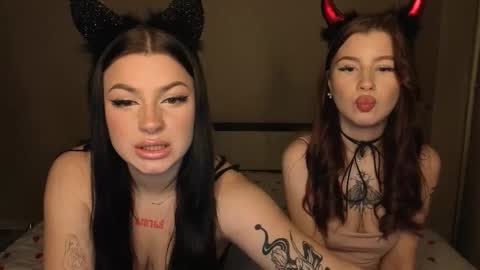 Snapshot of lisaanddenis chatting on December 2025 02:00:02 PM Lisa and Den online show from December 2025 02:00:02 PM