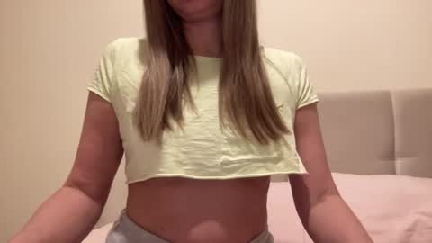 Snapshot of lisaflower1 chatting on February 2025 04:28:01 PM Lisa online show from February 2025 04:28:01 PM