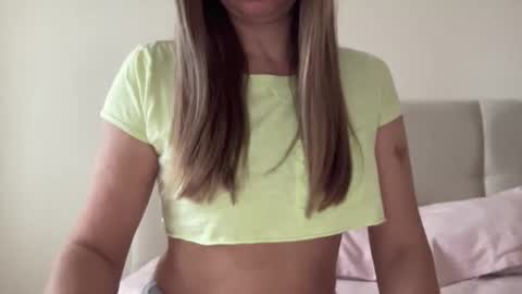 Snapshot of lisaflower1 chatting on December 2025 09:25:01 AM Lisa online show from December 2025 09:25:01 AM