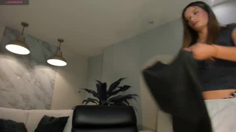 Lisa  Flowers online show from March 2026 10:52:02 AM