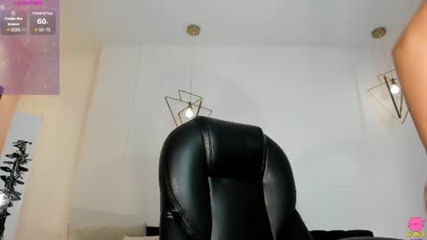 Lisa  Flowers online show from June 2026 11:01:01 AM