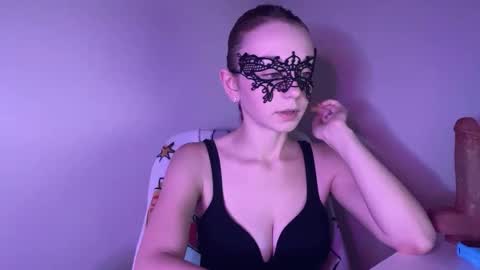 Lisa online show from September 2025 05:13:01 PM