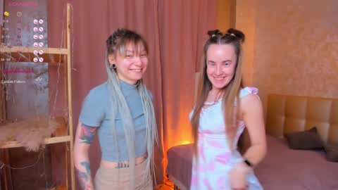 Hello our names are Kate and Alice this is our first day here. online show from December 2024 01:18:01 AM