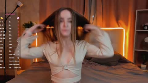 Hello our names are Kate and Alice this is our first day here. online show from December 2024 01:37:02 AM