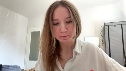 lisasmall online show from June 2026 02:27:01 PM
