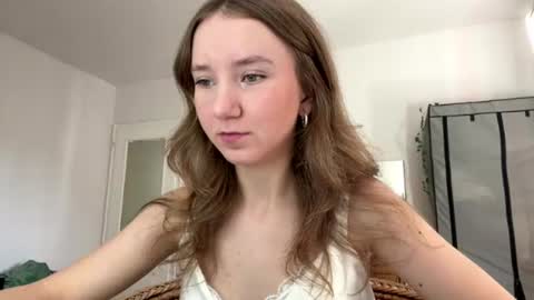 Snapshot of lisasmall chatting on June 2026 02:06:01 PM lisasmall online show from June 2026 02:06:01 PM