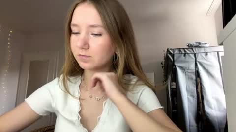 Snapshot of lisasmall chatting on July 2026 04:44:01 PM lisasmall online show from July 2026 04:44:01 PM