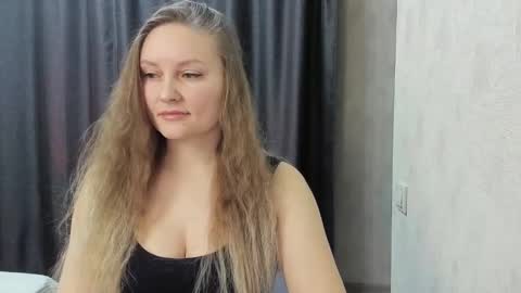 Lisa online show from November 2025 11:15:01 PM