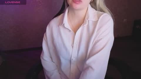 Anna online show from April 2026 05:05:02 PM