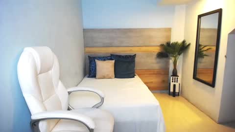 Liseth Fox online show from January 2025 03:39:01 PM