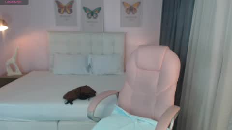 Andrea online show from December 2024 12:22:01 PM