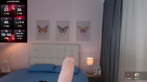 Andrea online show from December 2024 12:33:01 PM