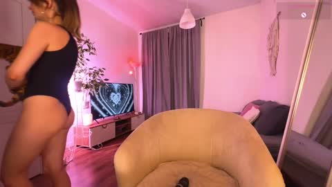 Snapshot of liss_n_gloss chatting on February 2026 04:05:02 PM Lisa online show from February 2026 04:05:02 PM