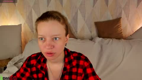 Snapshot of lissa_kitsune chatting on June 2026 01:10:02 AM Lissa online show from June 2026 01:10:02 AM