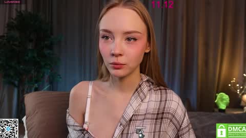 Snapshot of lissa_meooow chatting on December 2024 02:19:02 AM your Liza again. Next stream Dec. 1 at 2 or 3 GMT online show from December 2024 02:19:02 AM