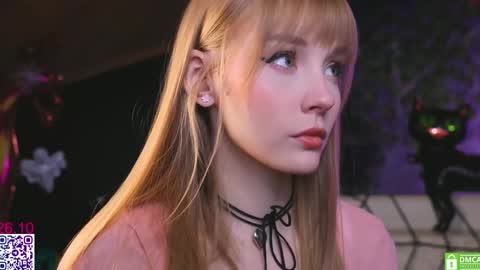 Snapshot of lissa_meooow chatting on October 2025 05:35:02 AM your Liza again. Next stream Dec. 1 at 2 or 3 GMT online show from October 2025 05:35:02 AM