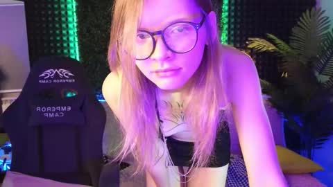 Lena online show from October 2025 02:20:01 AM