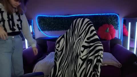 Lena online show from November 2025 08:58:02 AM