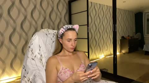 LUNA online show from July 2026 10:01:01 PM