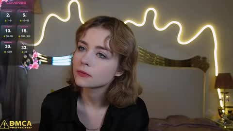 litt1e_emilyy online show from November 2025 12:02:01 AM