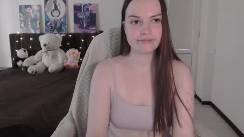 little__flowers online show from October 2025 08:01:01 AM